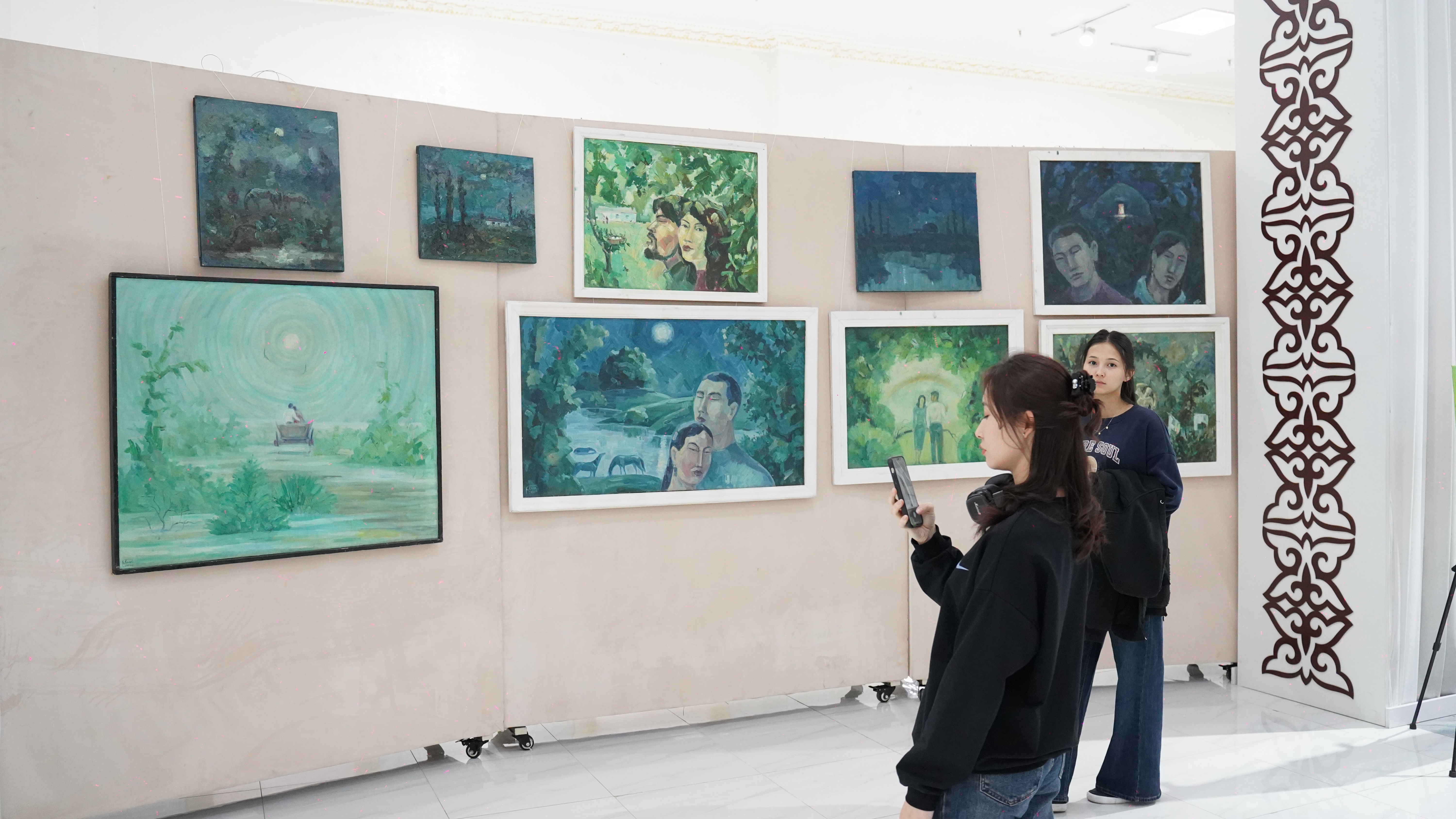 «Священная земля»: состоялось торжественное открытие выставки, где соединились искусство и духовность