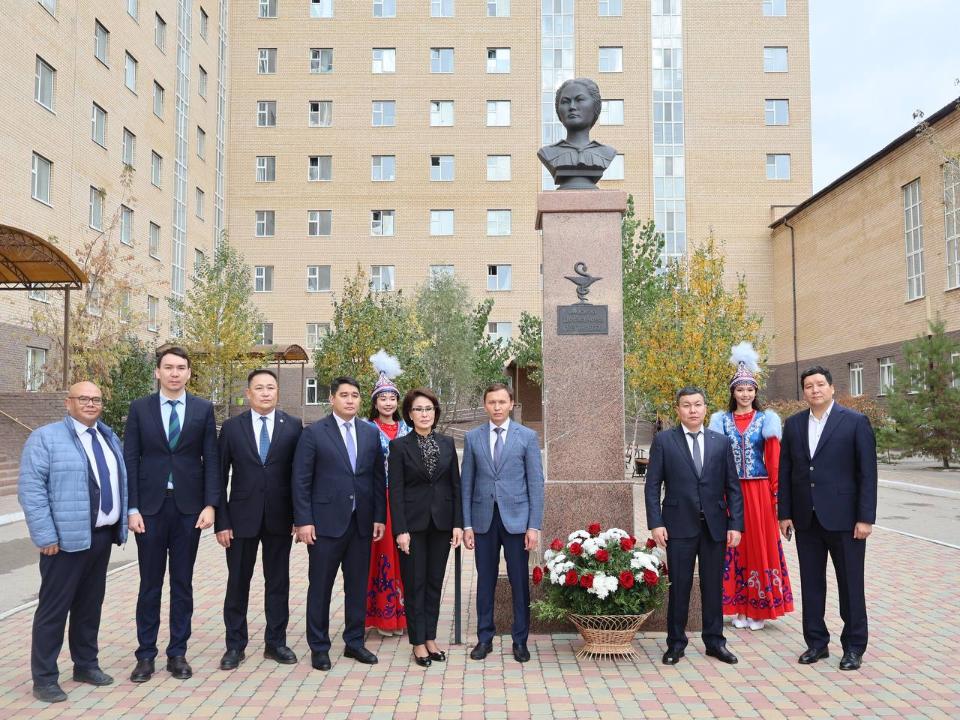ДЕНСАУЛЫҚ САҚТАУ МИНИСТРІ АҚТӨБЕДЕГІ МЕДИЦИНА УНИВЕРСИТЕТІНІҢ ТҮЛЕКТЕРІНЕ ДЕГЕН ЖОҒАРЫ СҰРАНЫСТЫ АТАП ӨТТІ