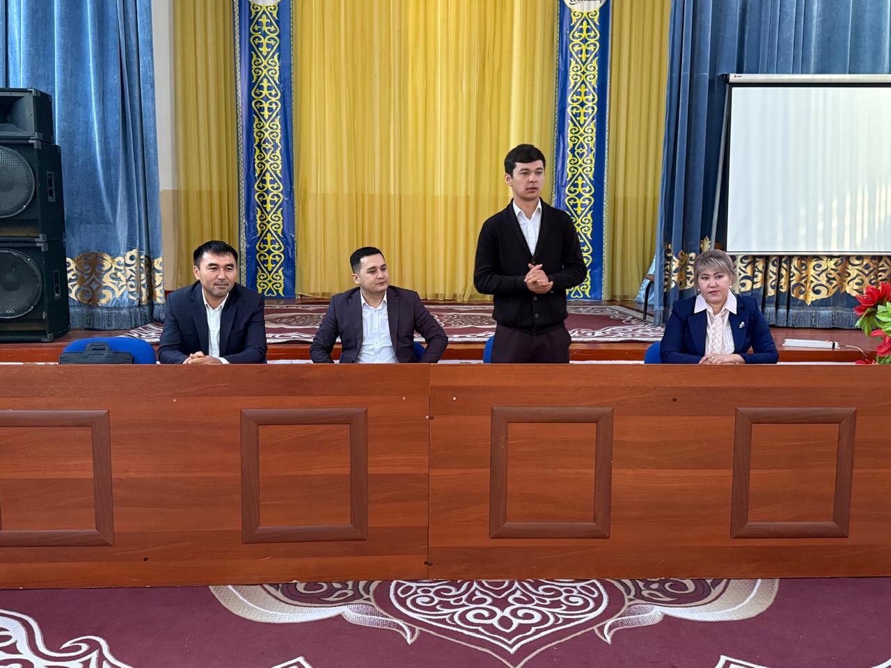 Қаратау ауданы білім беру мекемелерінде ақпараттық жиналыстар өткізілді