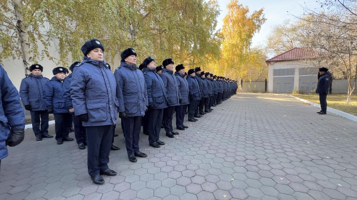 Көлік полицейлері қысқы киім нысанына ауысты