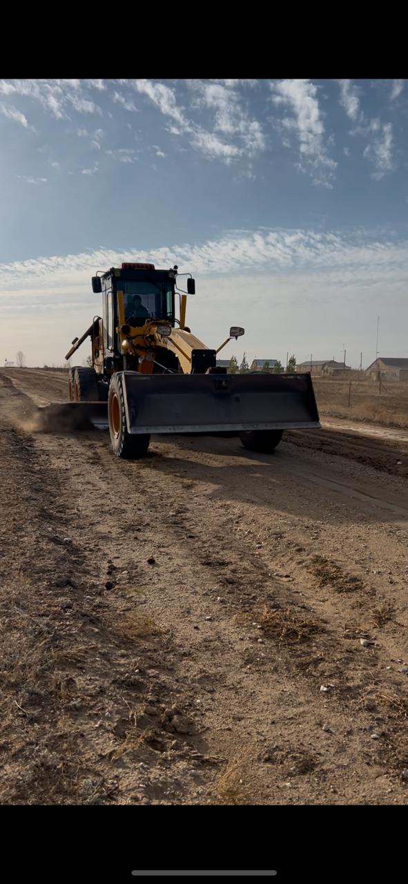 Қыздарда жалаңаш бөкселер бар