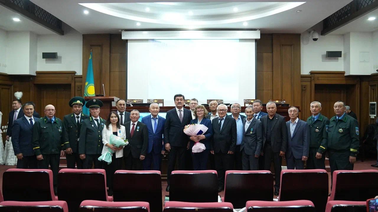 Экология министрлігінде Орман шаруашылығы қызметкерлері күніне орай мерекелік шара өтті