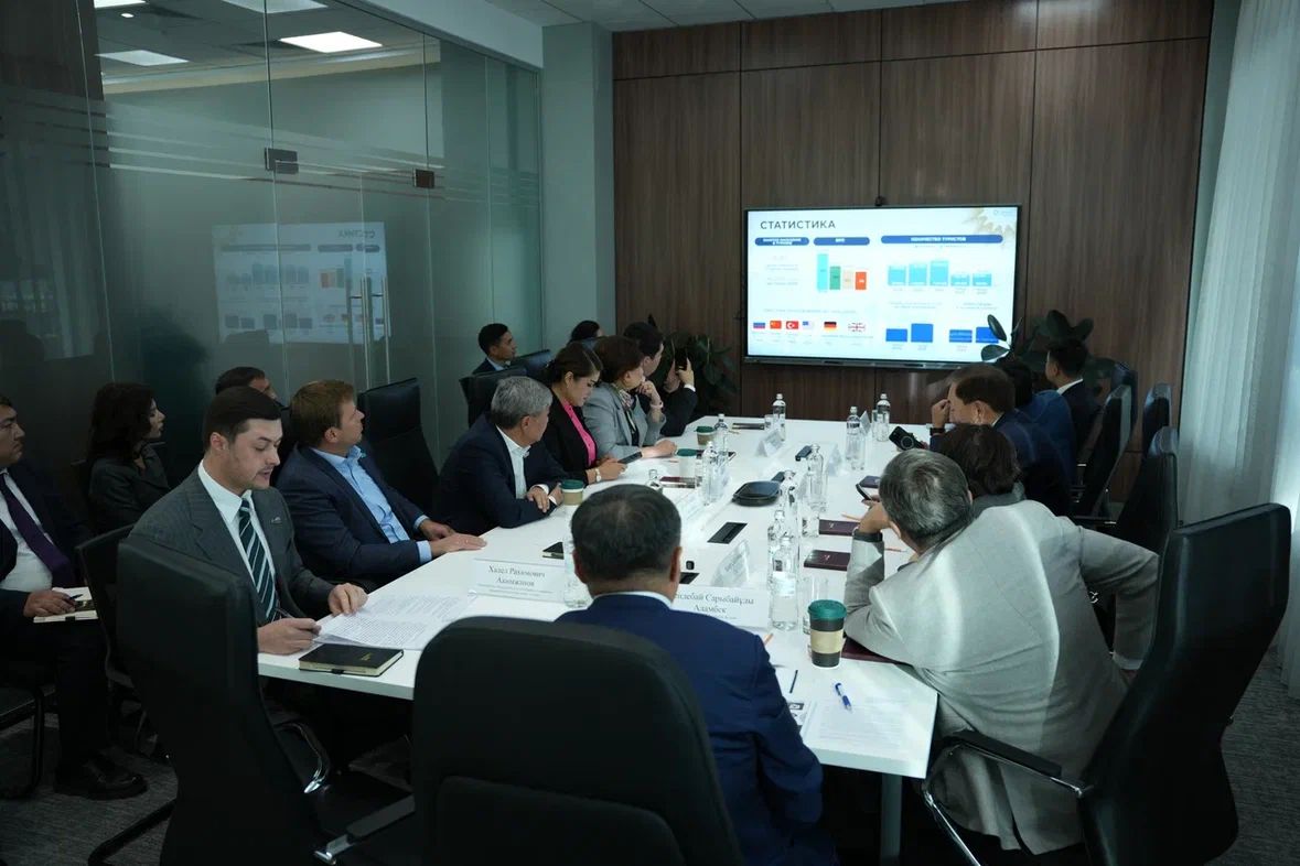 Депутаты городского маслихата ознакомились с деятельностью центра «Astana Tourism»