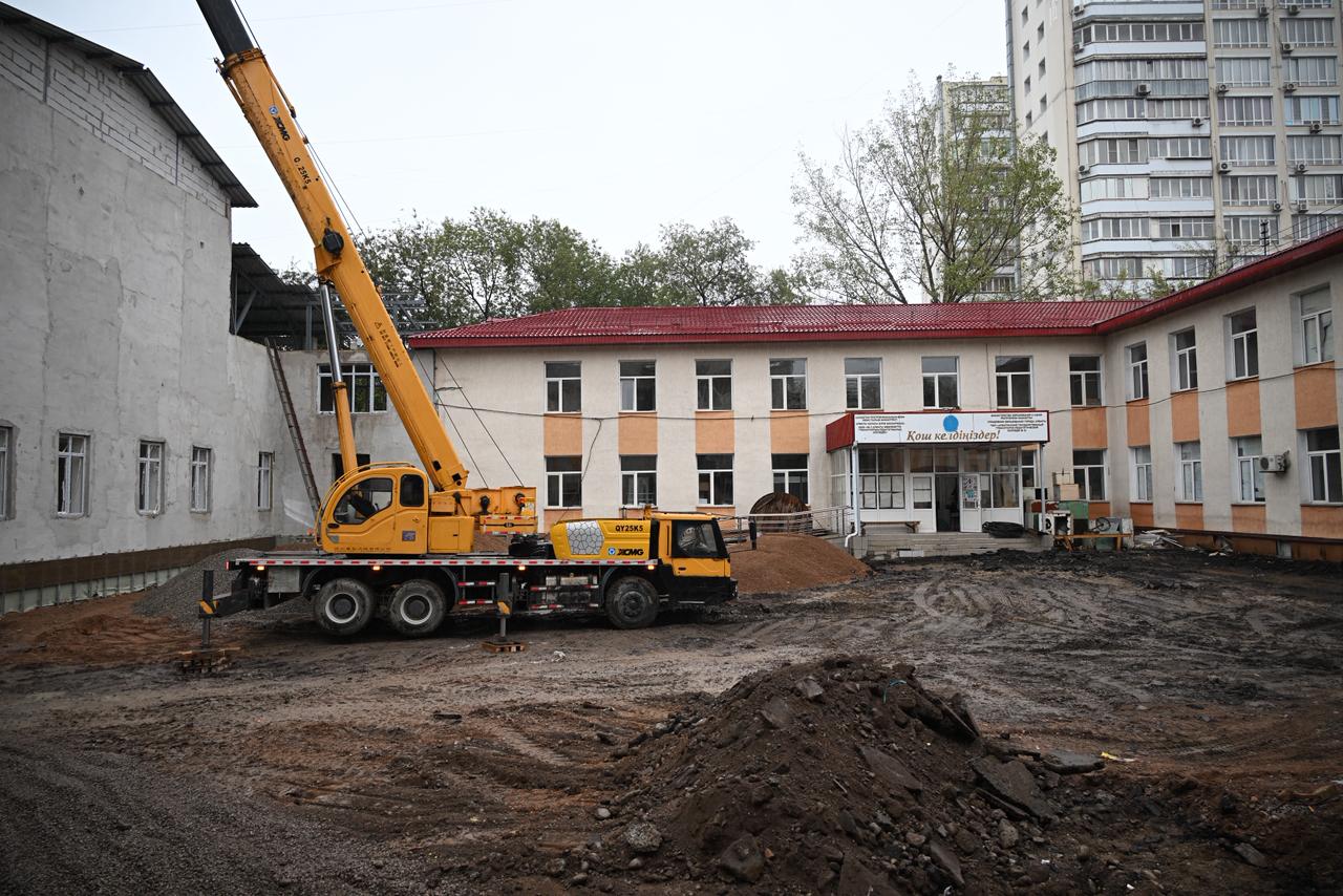 Дархан Сатыбалды: Мердігерлер мерзімді бұзса, Алматыдағы мемлекеттік тапсырыстардан шеттетіледі