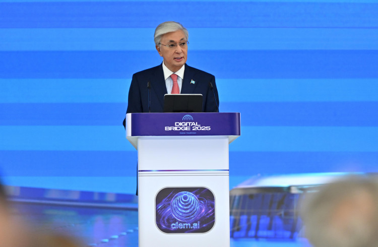 Салмағы аз порно Әйелдің анусының жақыннан жасалған фотосуреттері