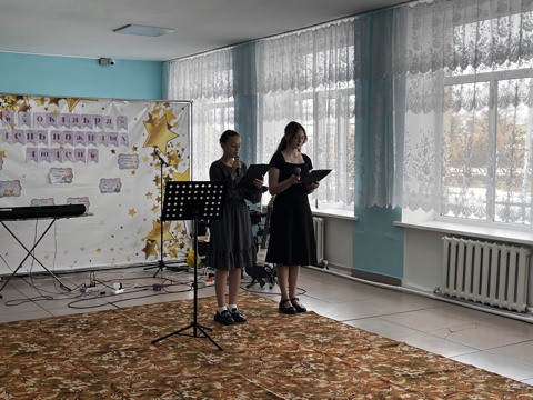 1 октября – Международный день пожилого человека 🌸  В первый день октября весь мир отмечает особый праздник – День пожилого человека. Это дата, наполненная теплом и уважением к тем, кто посвятил свою жизнь труду, воспитанию детей и внуков, сохранению традиций и духовных ценностей.  Люди старшего поколения – это не только наша история, но и наше настоящее. Их жизненный путь, мудрые советы, терпение и забота заслуживают глубочайшего уважения и благодарности. Именно они дарят нам пример силы духа, выдержки и любви к жизни.  ❣️ В этот день важно помнить, что пожилым людям особенно необходимы внимание и забота. Не всегда нужны дорогие подарки – достаточно простого звонка, доброго слова, искренней улыбки. Даже небольшой знак внимания может наполнить их сердца радостью и ощущением нужности.  ✨ Пусть 1 октября станет напоминанием каждому из нас: цените старшее поколение не только в праздник, но и каждый день. Окружайте их вниманием, заботой и любовью. Ведь заботясь о наших старших, мы формируем добрую и благодарную традицию для будущих поколений.  💐 Поздравляем всех пожилых людей с этим замечательным днём! Желаем крепкого здоровья, долгих лет жизни, семейного уюта и душевного тепла!
