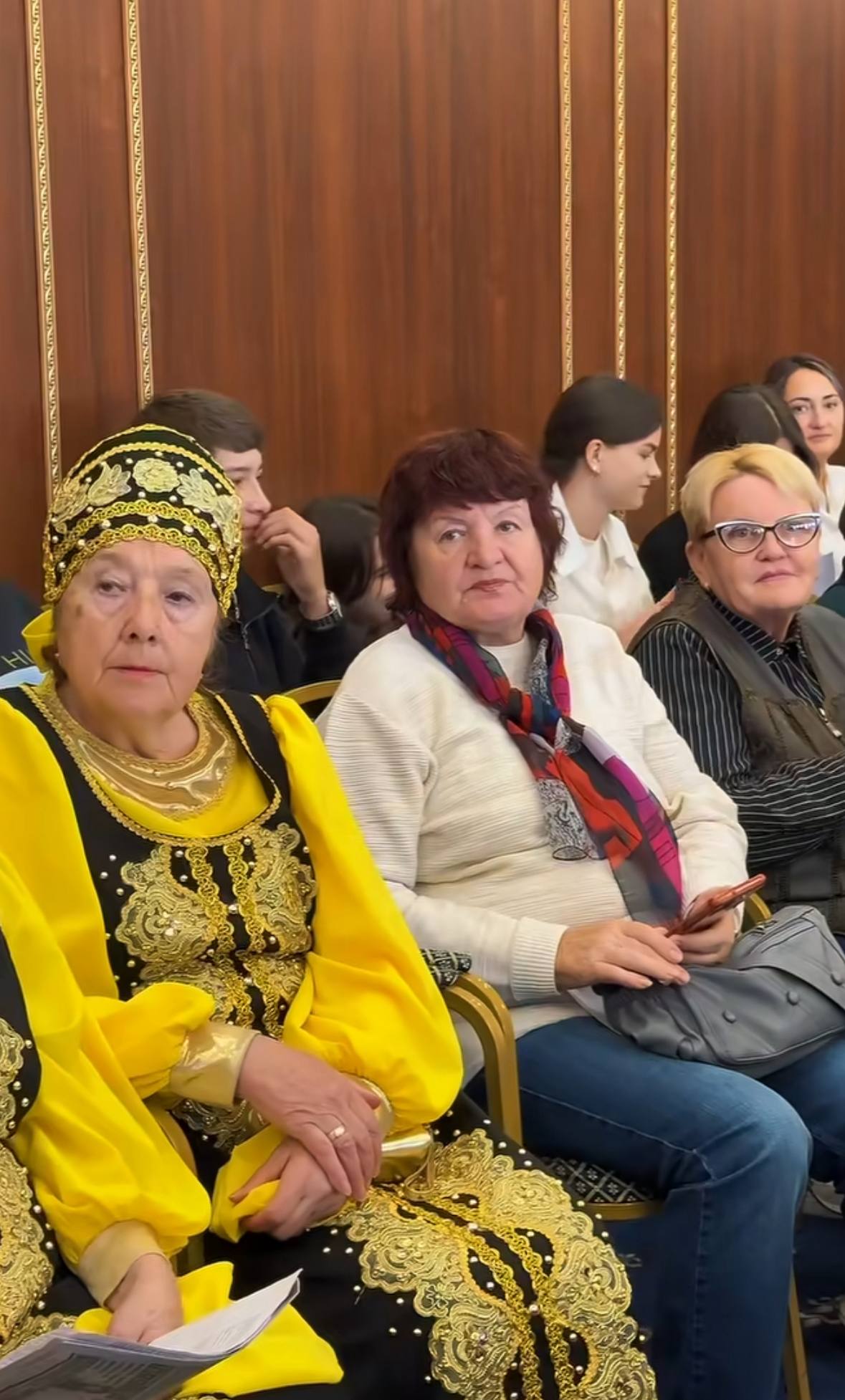 В рамках празднования Дня труда состоялось мероприятие посвящённое чествованию ветеранов труда.