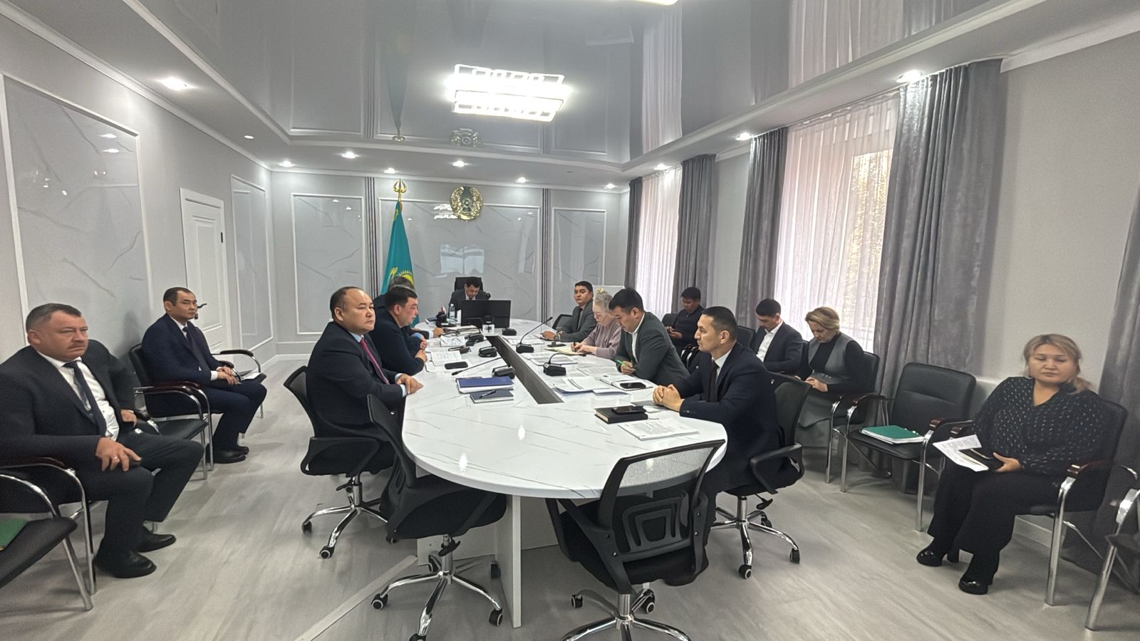 2 октября 2025 года аким района Анбаев Р.А. принял участие в областном селекторном совещании под председательством Первого заместителя акима области Тасмаганбетова М.И. в режиме ВКС.