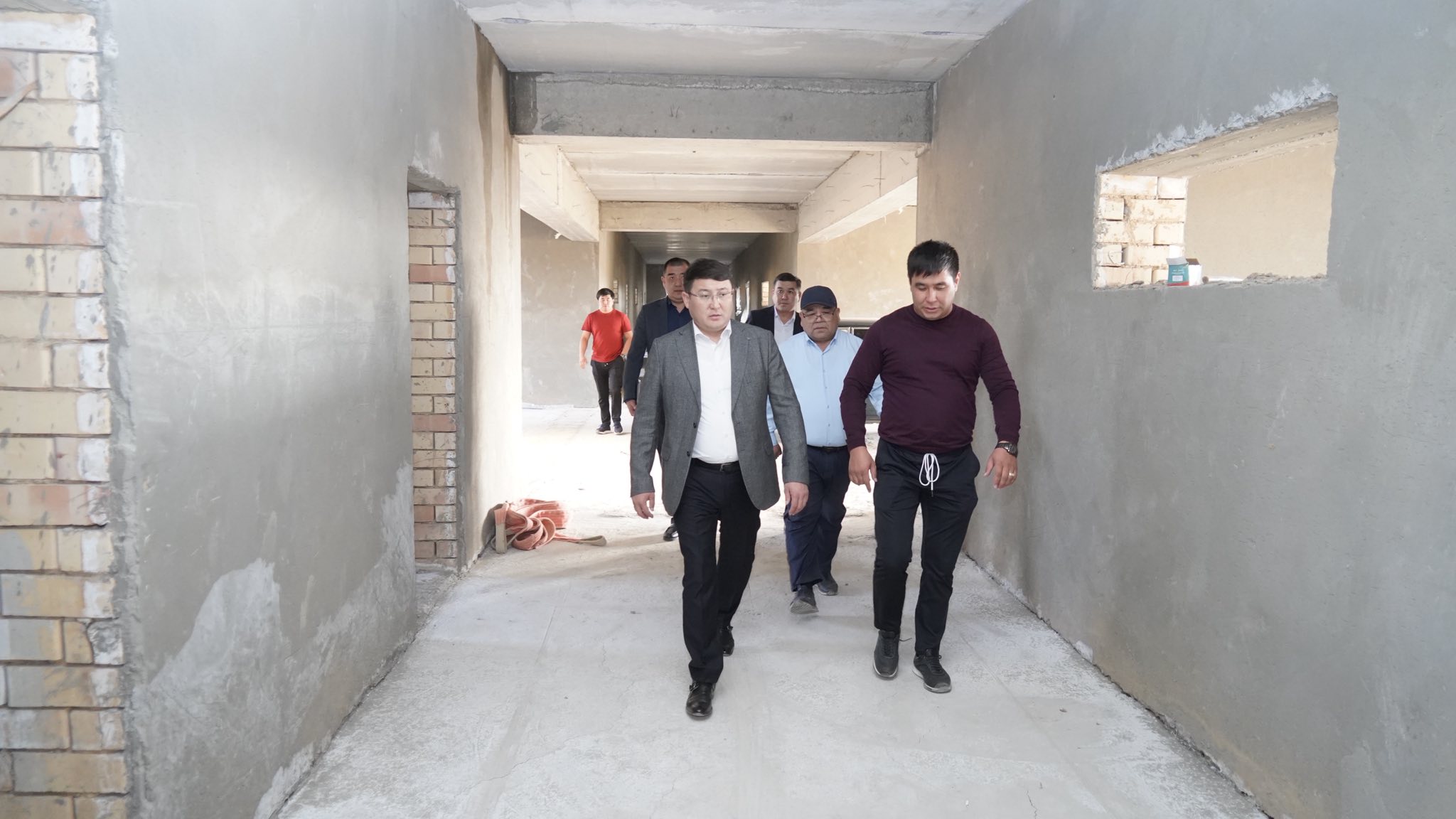 САРАПХАНА АУЫЛЫНДА 500 ОРЫНДЫҚ ЖАҢА МЕКТЕП САЛЫНУДА