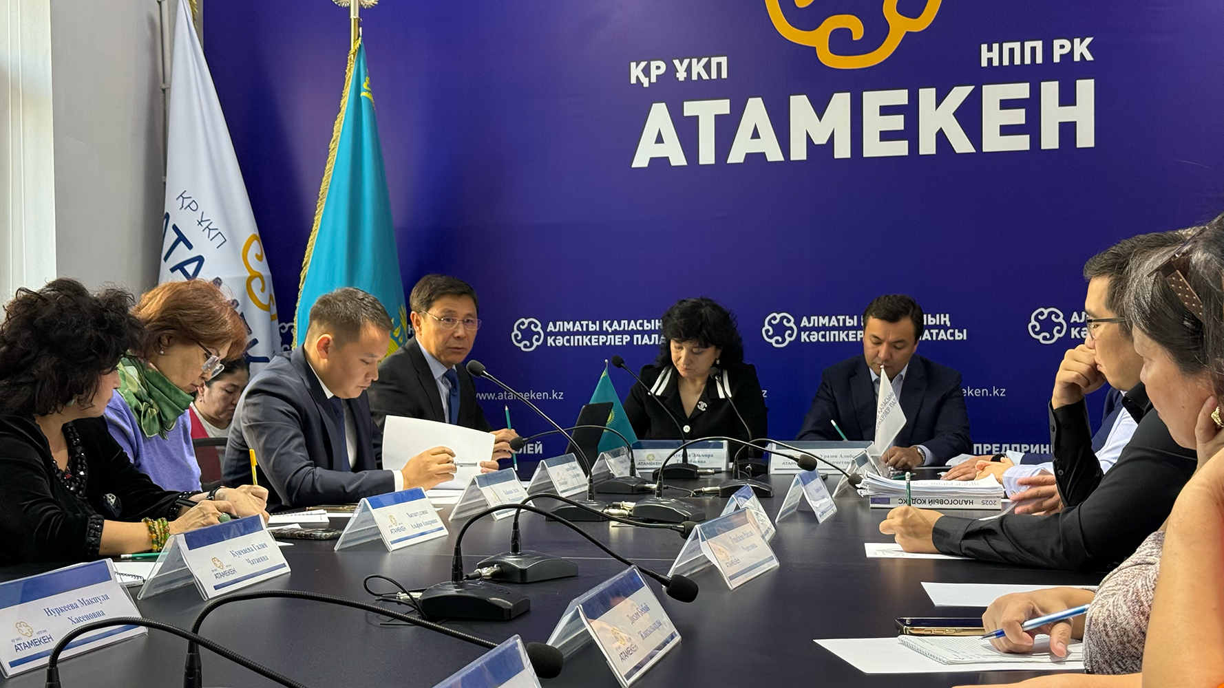 Алматы қаласының Кәсіпкерлер палатасында білім беру және денсаулық сақтау салалық кеңесінің отырысы өтті