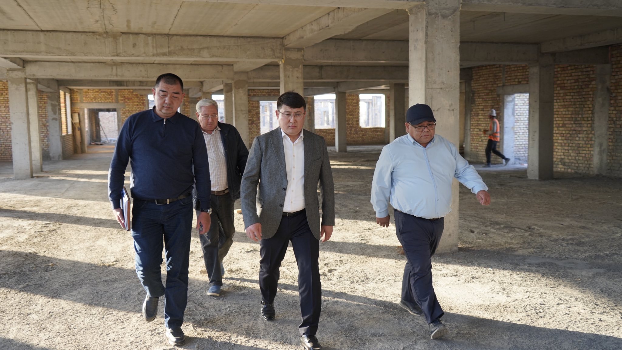 ШАРБҰЛАҚ АУЫЛЫНДА 300 ОРЫНДЫҚ МЕКТЕП ҚҰРЫЛЫСЫ ЖҮРГІЗІЛУДЕ