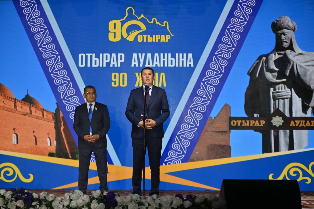 ОТЫРАР  АУДАНЫНА – 90 ЖЫЛ: ЭСТРАДА ЖҰЛДЫЗДАРЫНЫҢ ГАЛА-КОНЦЕРТІ ӨТТІ