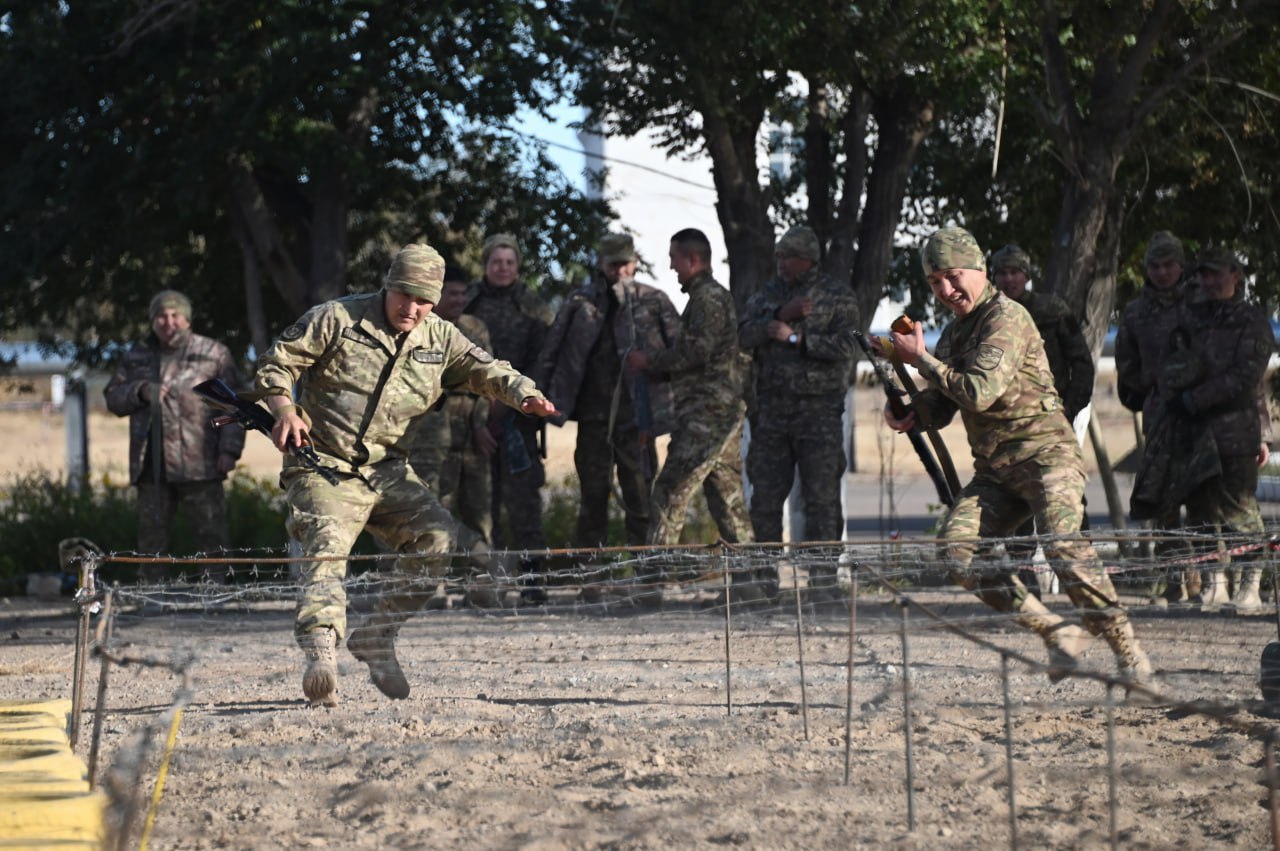 Қарулы Күштерде жауынгерлік дайындықтың қорытынды тексерісі өтіп жатыр