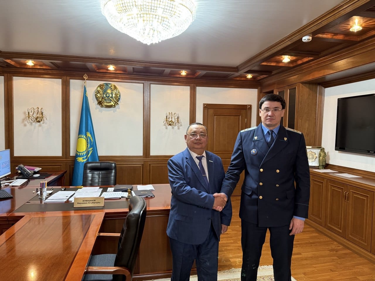 Бүгін Жетісу облысына жаңадан тағайындалған прокурор Бауыржан Альбертұлы Жұмақановтың Қазақстан Республикасындағы Адам құқықтары жөніндегі уәкілдің Жетісу облысы бойынша өкілі Қ.Б. Қарымсақовпен алғашқы ресми кездесуі өтті.