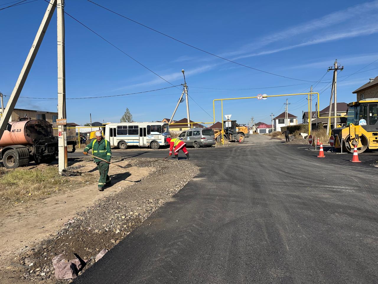 Қосшыда жолдар жаңарып жатыр!