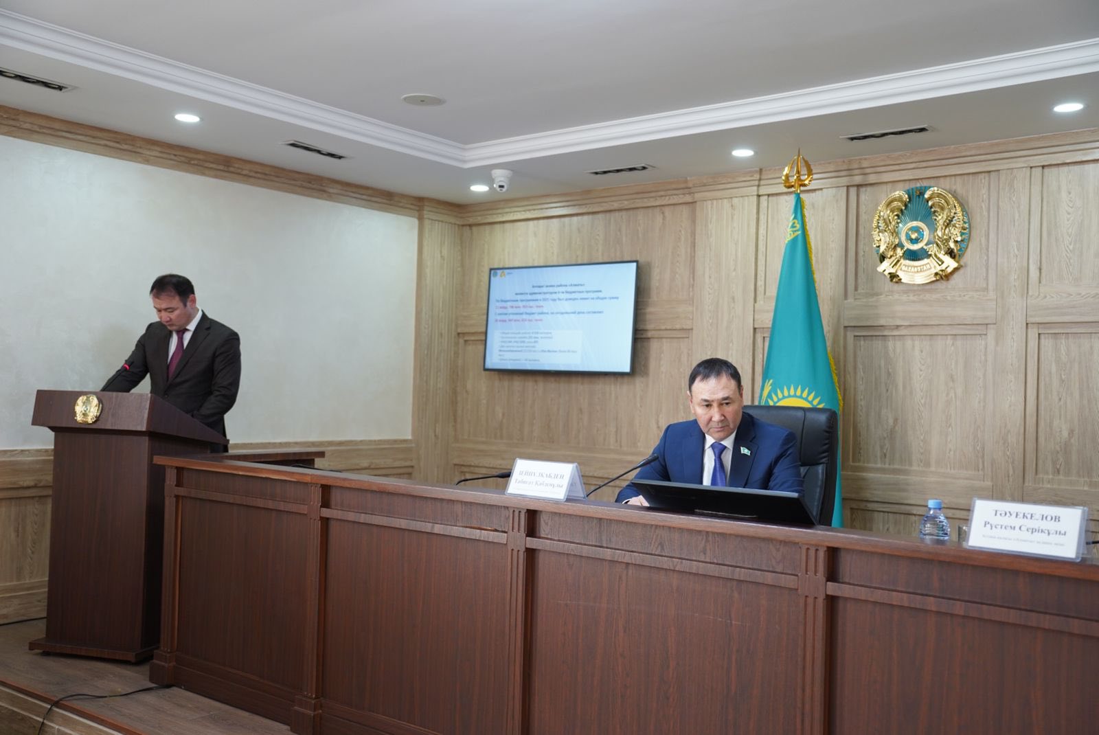 Депутаттар аудан әкімдерінің есептерін тыңдауды бастады