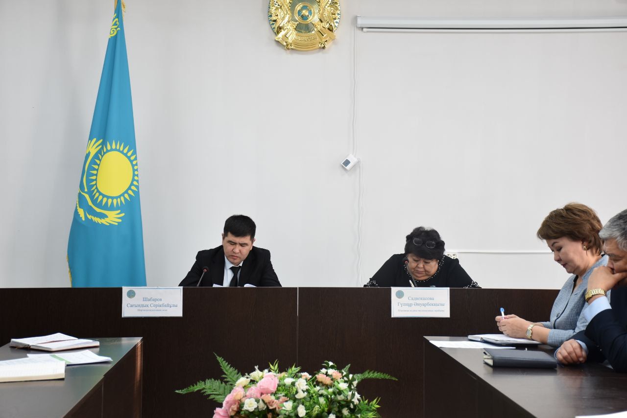 Аппараттық кеңес барысында бірқатар маңызды мәселелер қаралды. Күн тәртібінде кадрлық өзгерістер мен салалық бағыттардағы өзекті тақырыптар көтерілді.