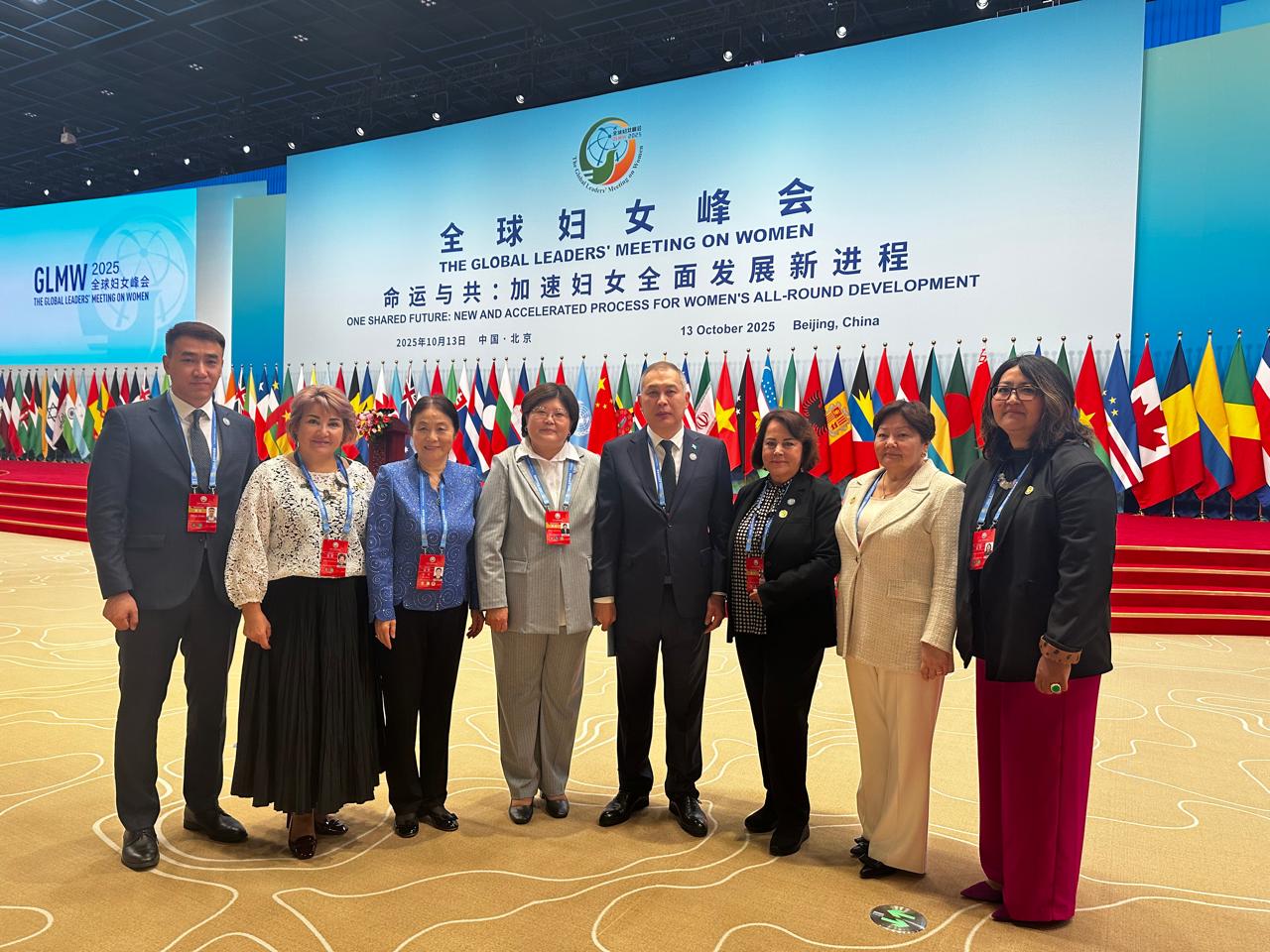 Әйелдің есегіндегі заттардың фотосуреттері Клаудия Риччи порно фотосуреттер