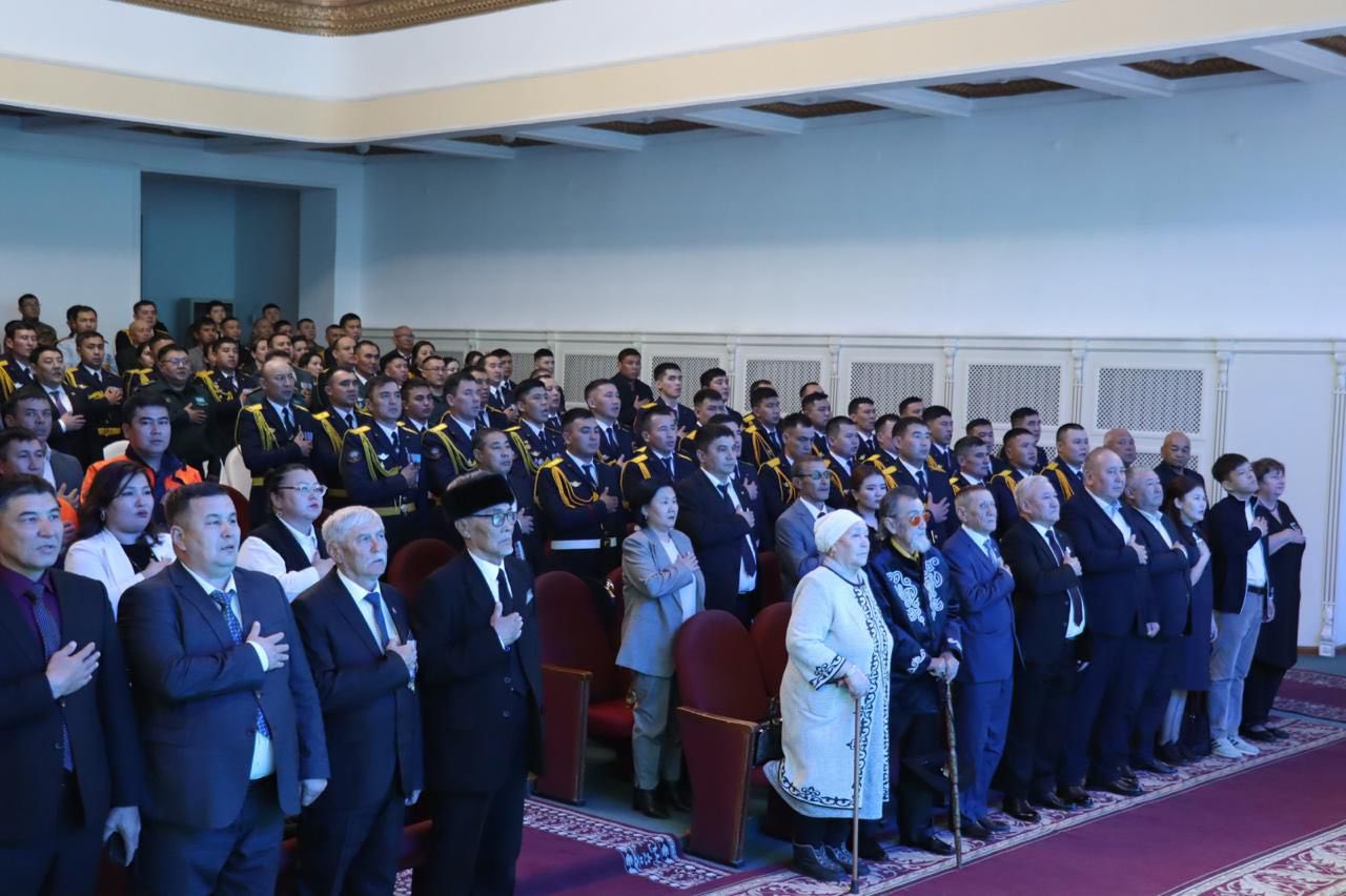 Жақыннан жасалған бейне S&M порно