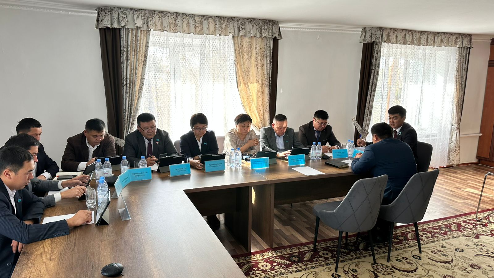 2025 жылдың 22 қазан күні VIII шақырылған  Ақсуат ауданы мәслихатының кезектен тыс отыз төртінші сессиясы өтті.