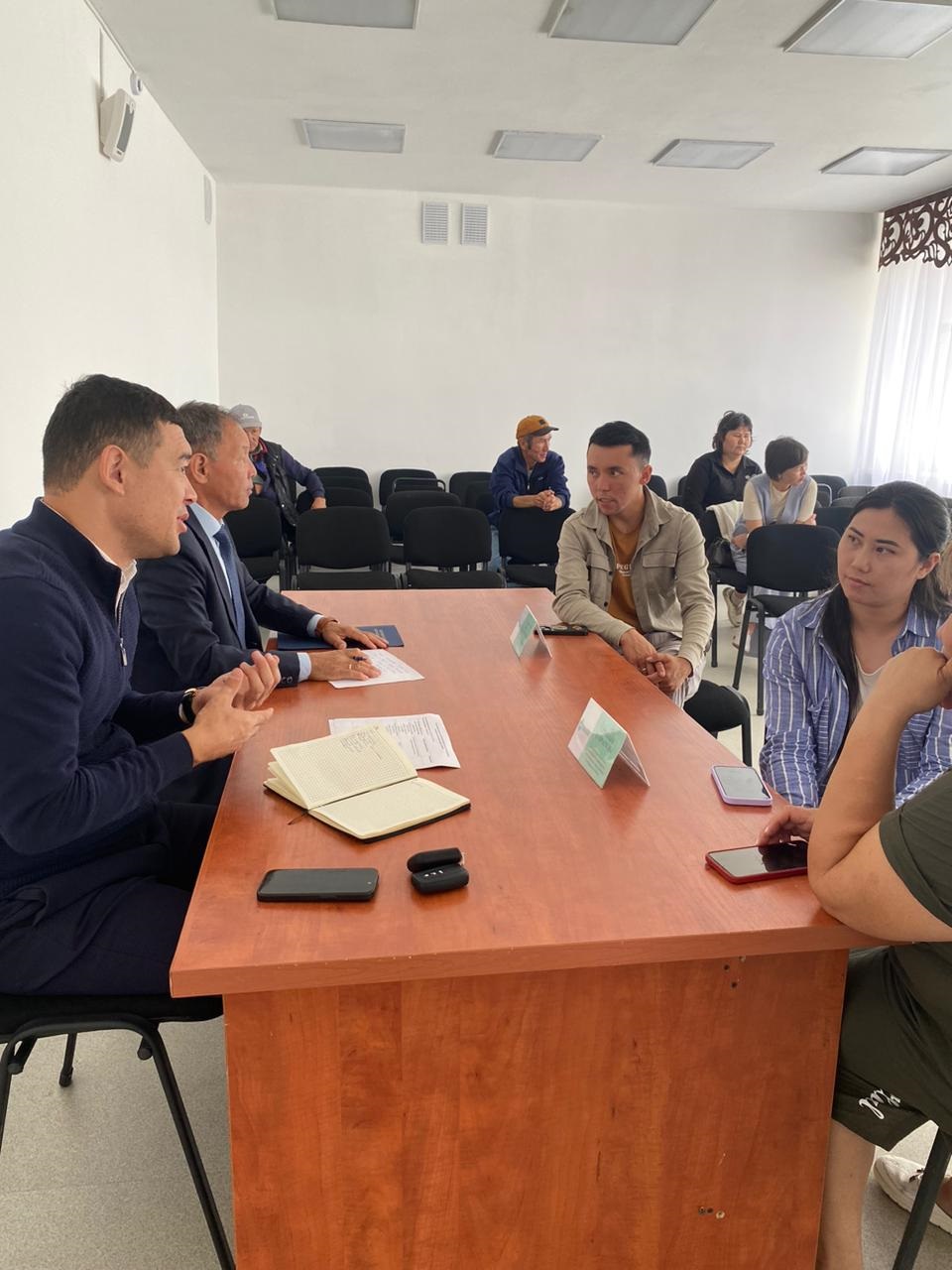 Жданов ауылдық округінде ауыл тұрғындарына құқықтық қызмет көрсететін үкіметтік емес ұйымдар мен мемлекеттік органдар өкілдерінің қатысуымен бірқатар диалог алаңдары өткізілді.