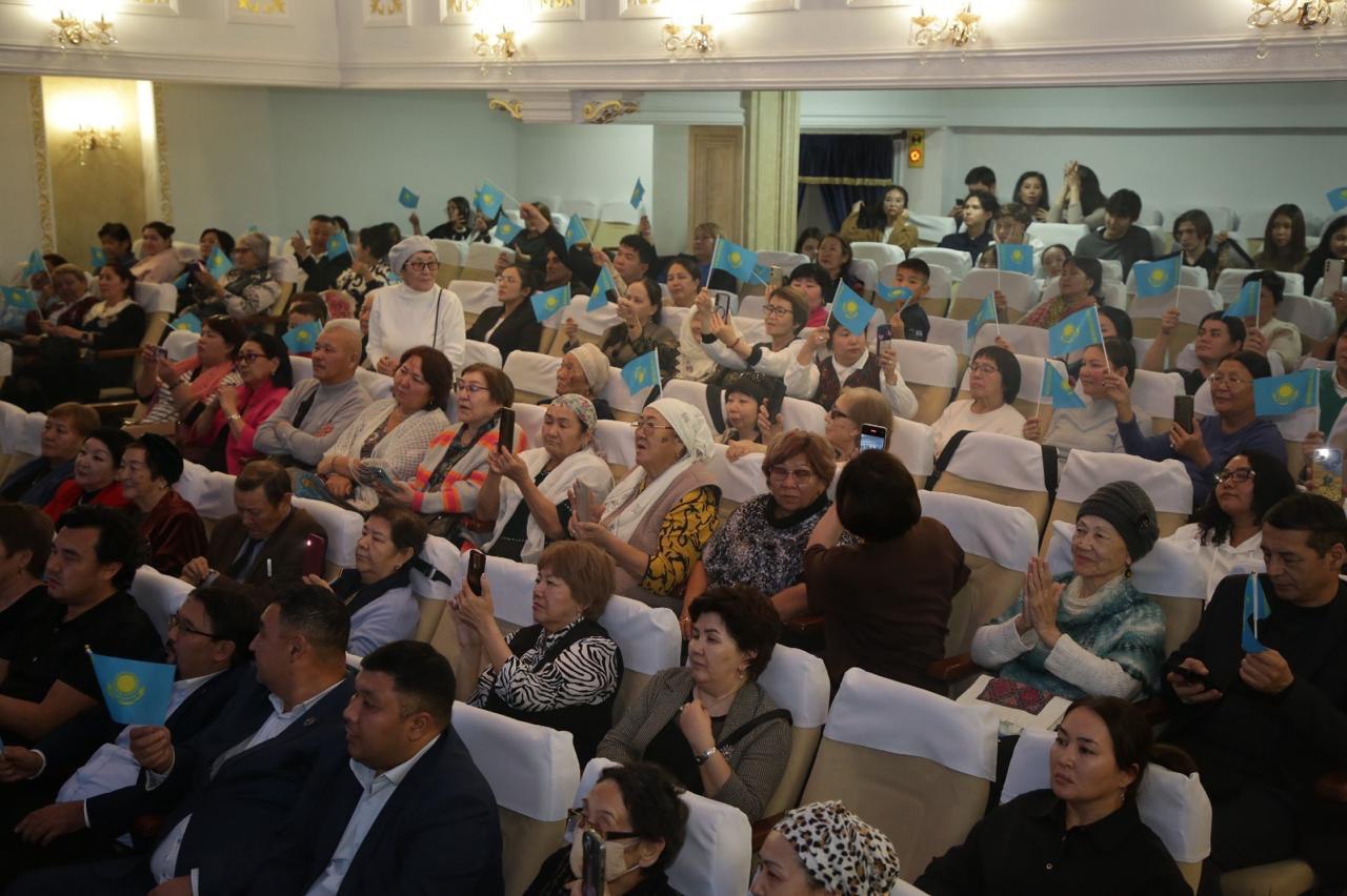 "Бақытым – сен, байтақ ел!": В Астане прошел праздничный вечер, посвященный Дню Республики