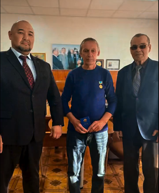 Қарасу ауданының әкімі Қ. Т. Оспанов Октябрь ауылдық округіне барды