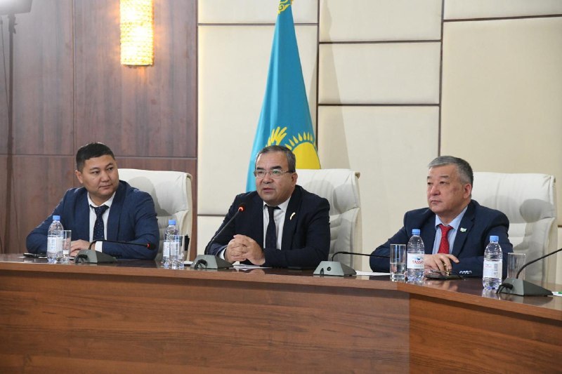 Республика күні: Астанада қаламгерлер бас қосты