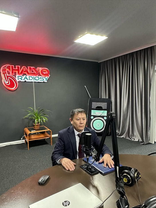 << Halyk radiosy>> эфирінде