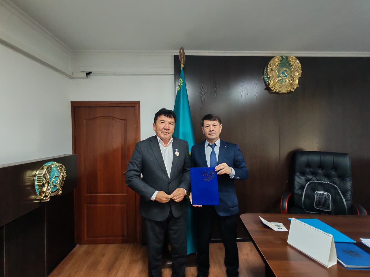 Әріптесіміз 63 жас мерейтойымен және зейнеткерлік жасқа жетуімен құттықталды