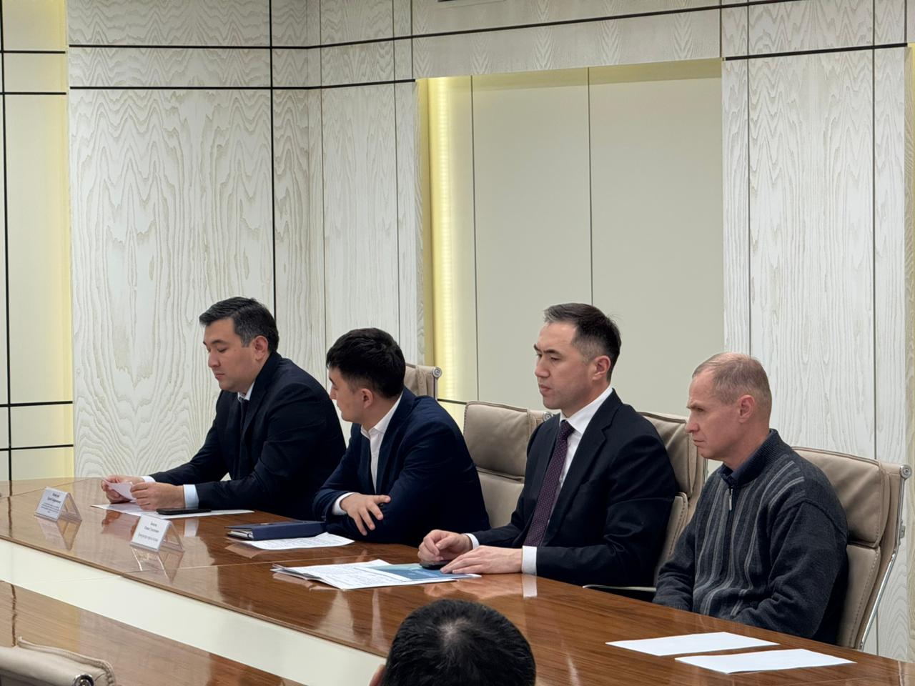 ЕЛОРДАДА ҚҰРЫЛЫС НЫСАНДАРЫНДАҒЫ ҚАУІПСІЗДІК БАҚЫЛАУЫ КҮШЕЙТІЛЕДІ: КЕЛІСІМШАРТСЫЗ ЖҰМЫС ІСТЕУГЕ ТЫЙЫМ САЛЫНАДЫ ЖӘНЕ ҚЫЗМЕТКЕРЛЕРДІ МІНДЕТТІ САҚТАНДЫРУ ЕНГІЗІЛЕДІ