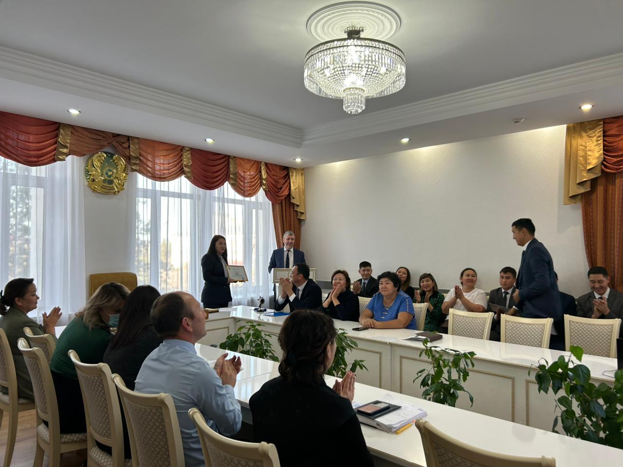 В Ревизионной комиссии по Карагандинской области состоялось торжественное собрание, посвященное празднованию Национального праздника - Дня Республики.