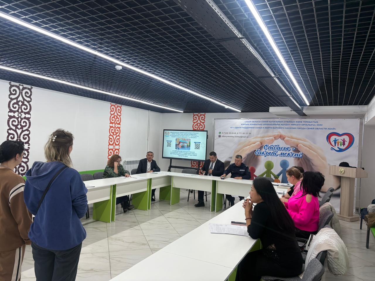 21 октября 2025 года проведено очередное заседание комиссии  по делам несовершеннолетних и защите их прав  при акимате города Семей.
