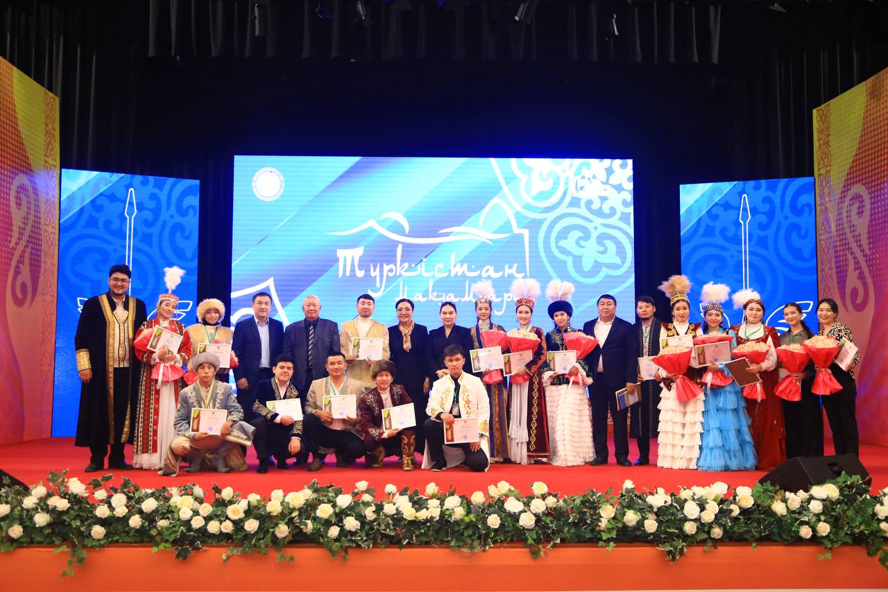 ТҮРКІСТАН ҚАЛАСЫНДА «ТҮРКІСТАН МАҚАМДАРЫ» РЕСПУБЛИКАЛЫҚ ДӘСТҮРЛІ ӘН ОРЫНДАУШЫЛАР БАЙҚАУЫ ӨТТІ