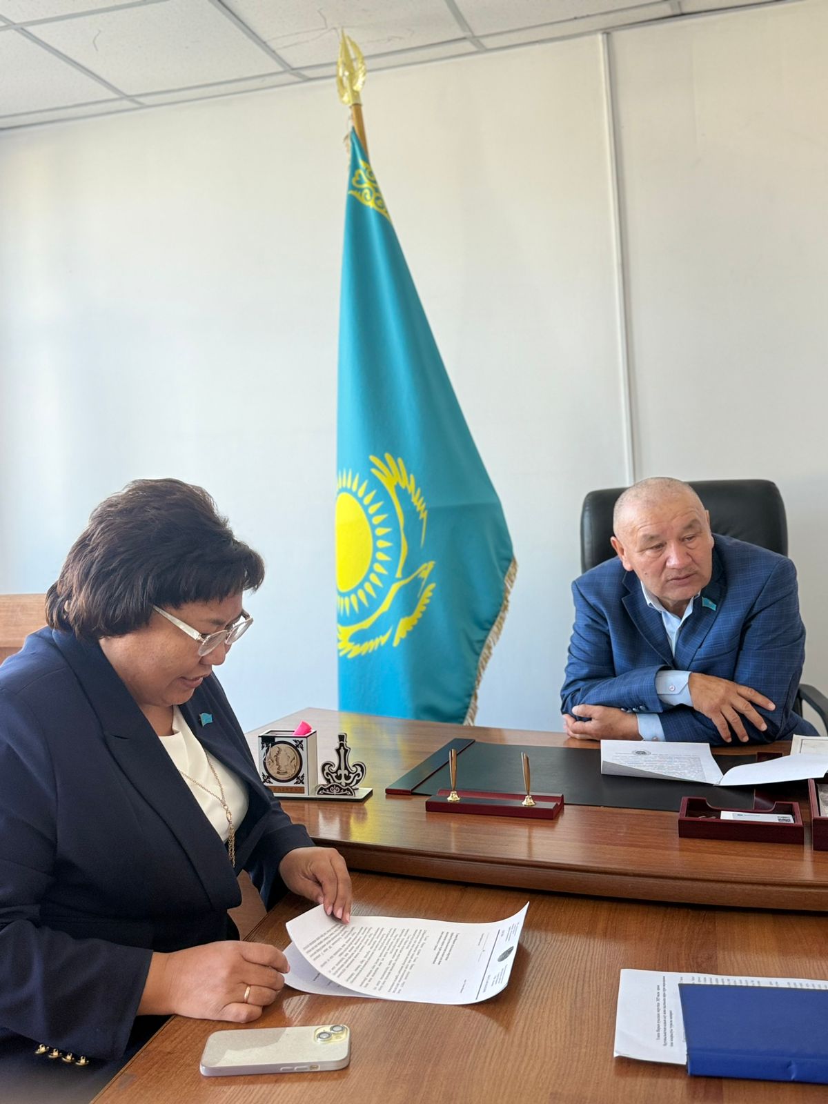 Үлкен Нарын ауданы мәслихатының депутаттық өкілеттіктер, әдеп және заңдылық мәселелері жөніндегі тұрақты  комиссиясының отырысы өтті