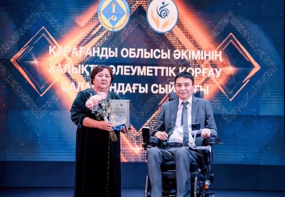 Стал победителем в номинации "Лучший социальный работник"!