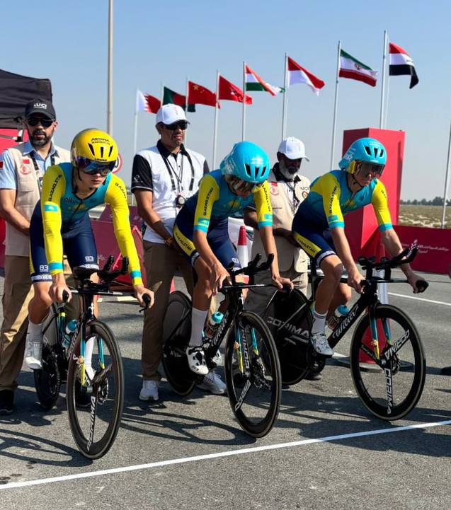 Казахстан - чемпион в командной гонке на время (микс) по велошоссе