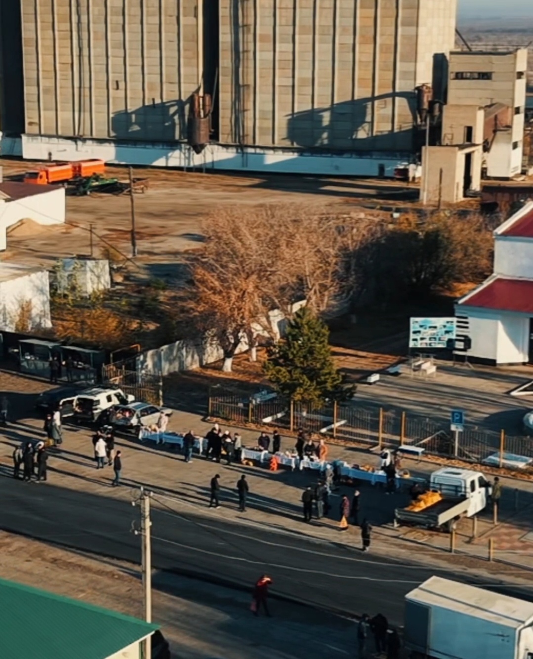 🇰🇿 Мәртөк ауылында Республика күніне арналған ауыл шаруашылығы жәрмеңкесі өтті