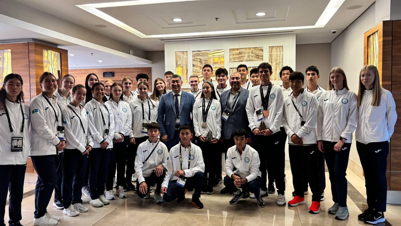 Председатель Комитета по делам спорта встретился со сборной Казахстана по легкой атлетике