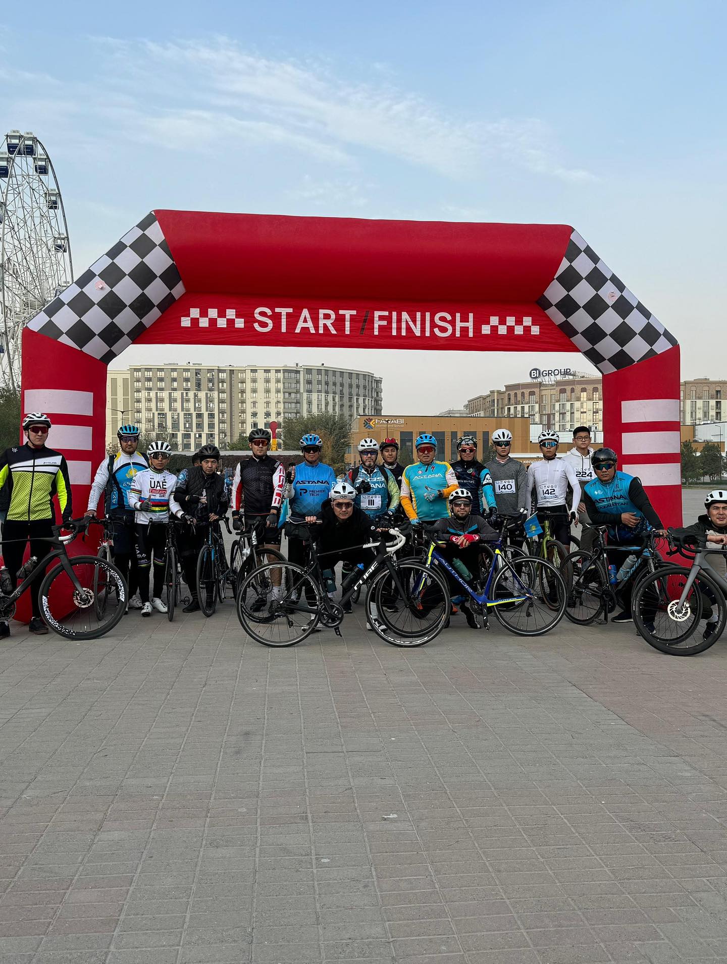 РЕСПУБЛИКА КҮНІНЕ АРНАЛҒАН ВЕЛОМАРАФОН ҚАЛАНЫ СЕРГІТТІ