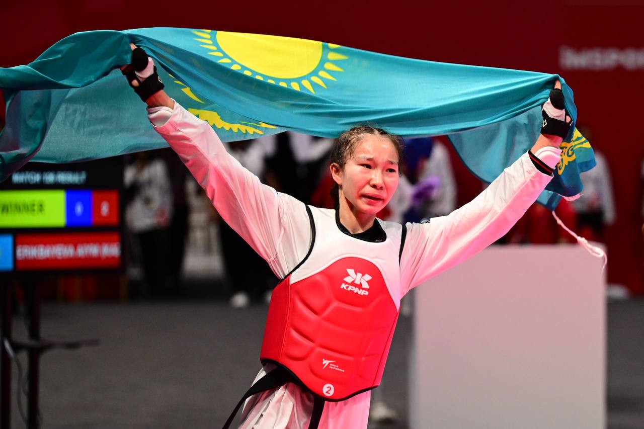 Казахстанская таеквондистка Айым Серикбаева - чемпионка III юношеских Азиатских игр