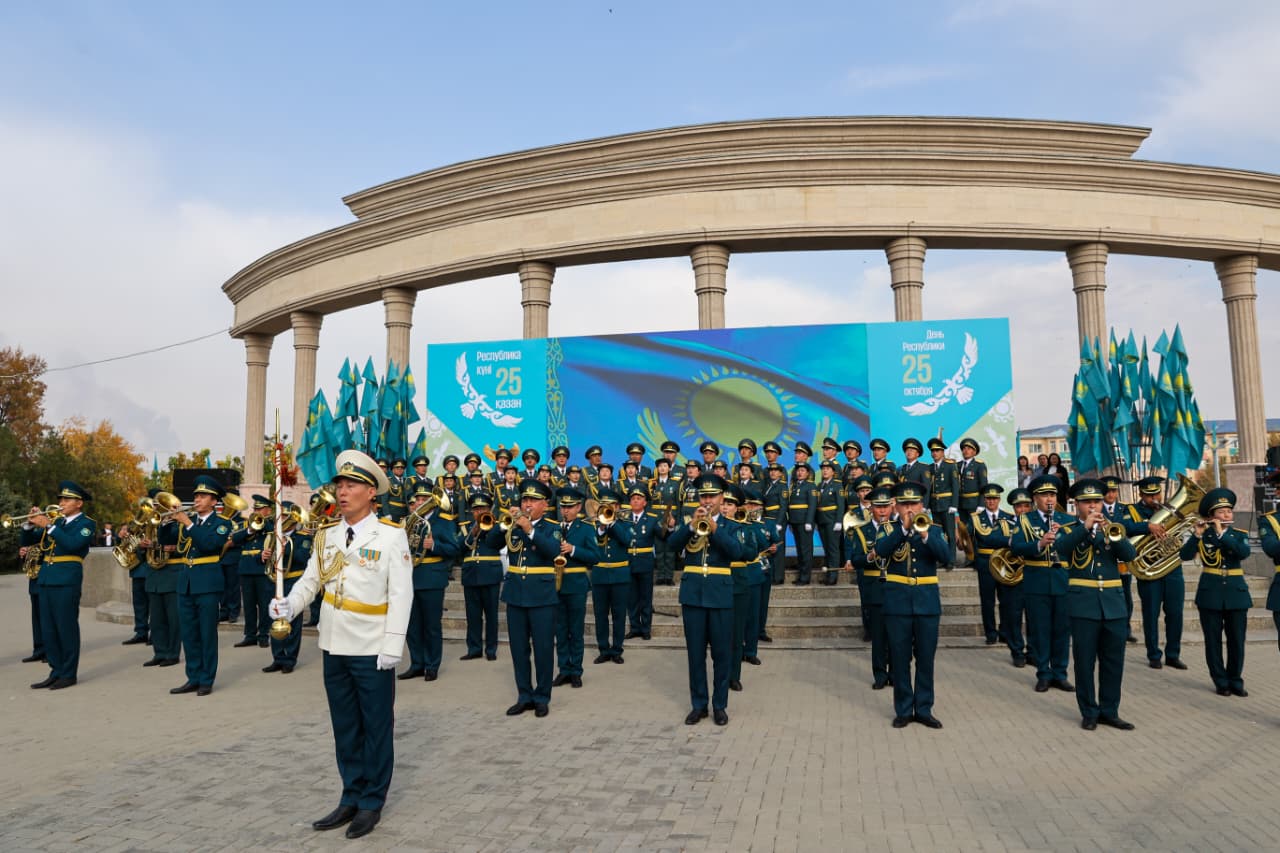 Жамбылдықтар Республика күнін атап өтті