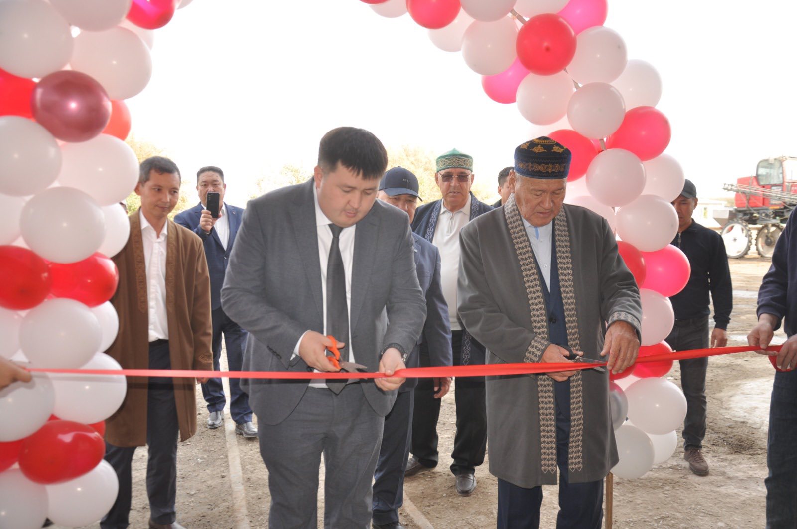 РЕСПУБЛИКА КҮНІ АЯСЫНДА ҰЗЫН АТА АУЫЛЫНДА ЖЕКЕ КӘСІПКЕР «НҰРМАН» ШАРУА ҚОЖАЛЫҒЫНЫҢ КҮРІШ ЦЕХЫ АШЫЛДЫ