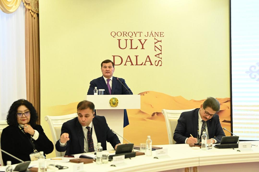 В рамках международного фольклорно-музыкального фестиваля «Қорқыт және Ұлы дала сазы» состоялась международная научно-теоретическая конференция «Қорқыт мұрасы: Түркі әлеміне ортақ эпикалық құндылықтар». В мероприятии принял участие аким области Нурлыбек Налибаев.