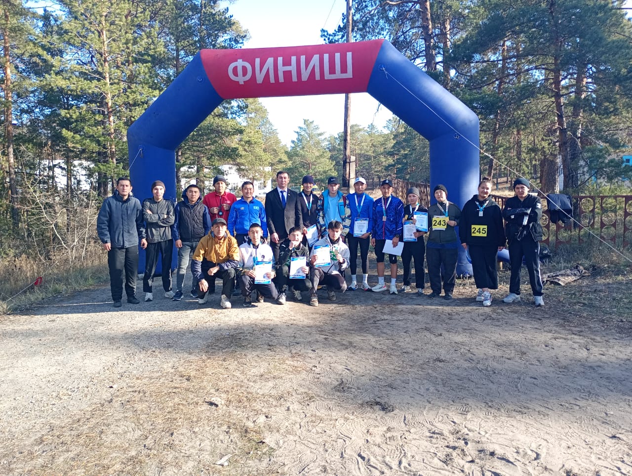 В городе Семей состоялся городской чемпионат по легкоатлетическому кроссу, посвящённый Дню Республики Казахстан.
