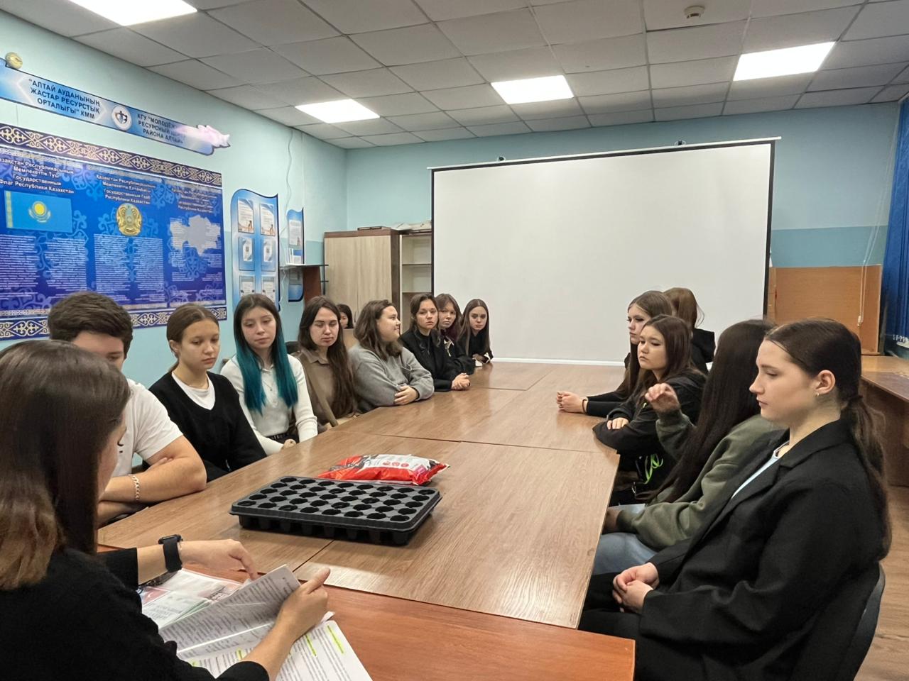 ШҚО Алтай қаласында «Табиғат тазалығы - ел болашағы» атты дөңгелек үстел өтті