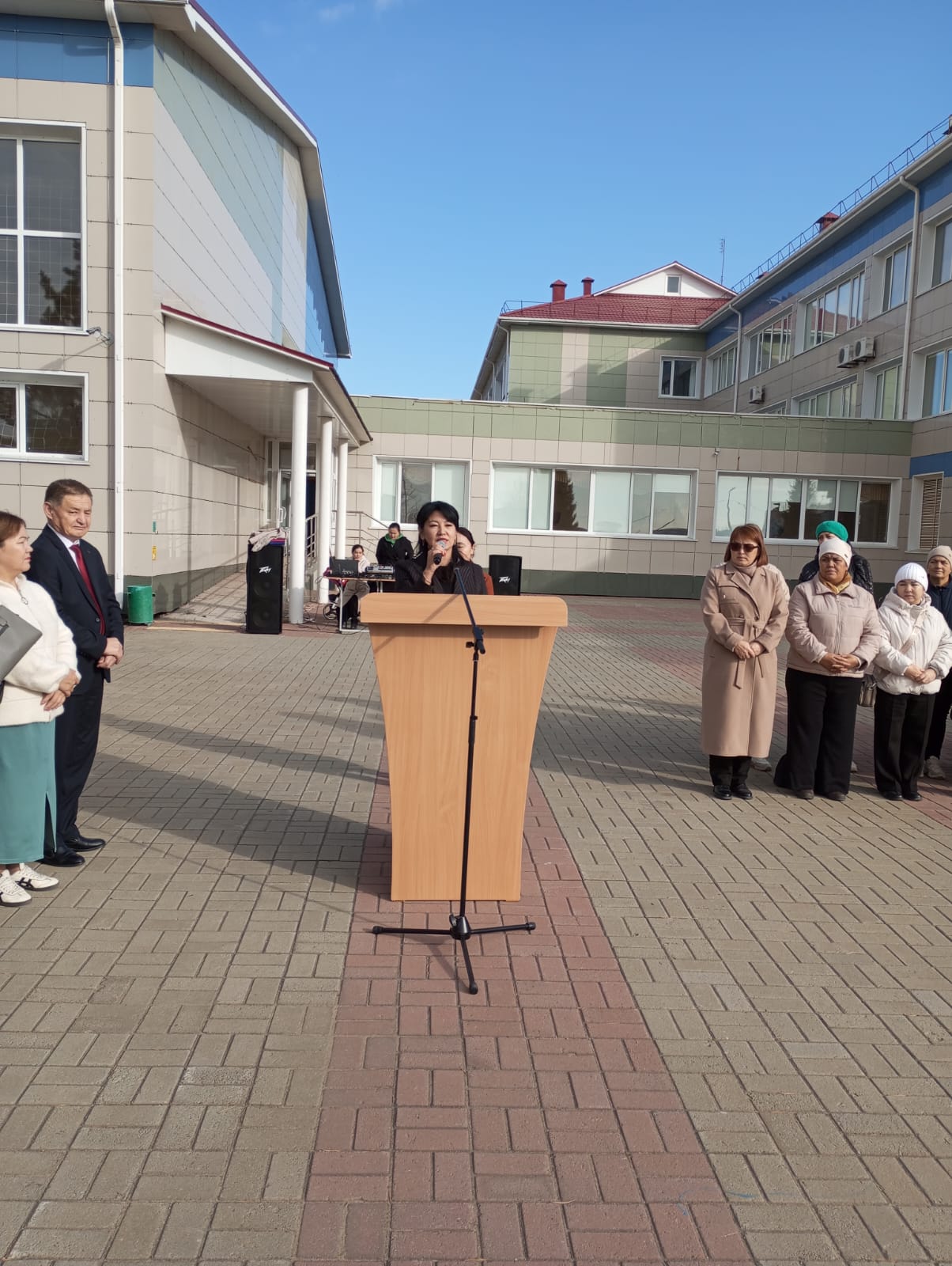 Республика күніне орай Қашар кентінде Мемлекеттік Туды көтеру салтанатты рәсімі өтті.