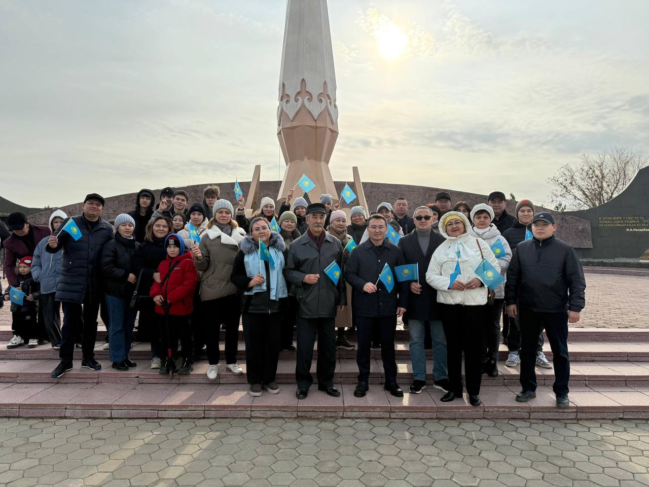 25 қазан күні қаламызда Қазақстан Республикасының Мемлекеттік туын көтеру салтанатты рәсімі өтті.