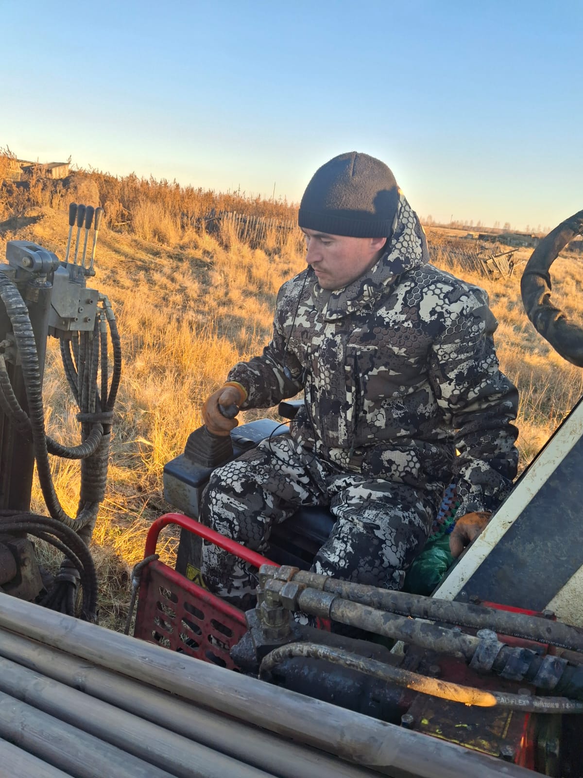 Октябрьское ауылында үйлерге су жеткізу жұмыстары жүргізілуде