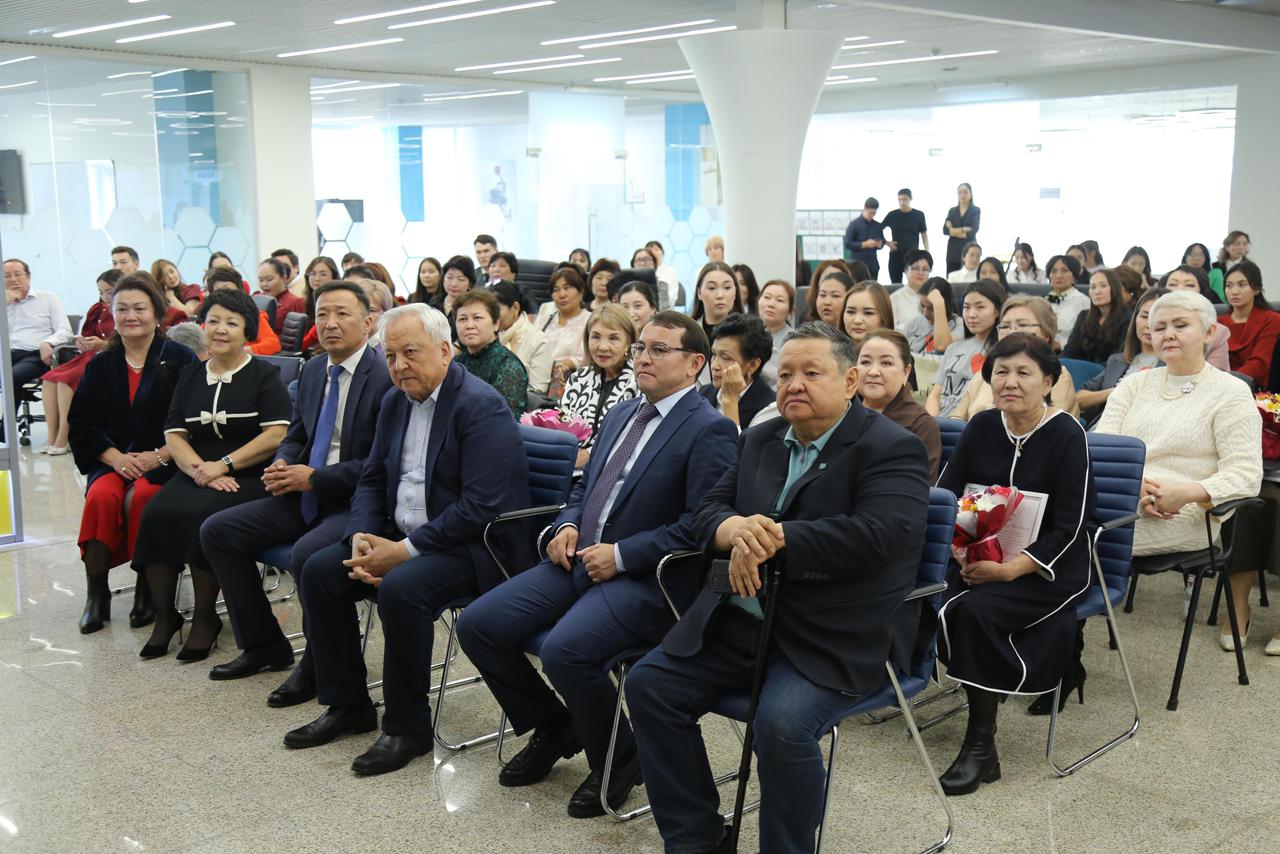 Кітап иісі сіңген өмір: Алматыда Кітапханашылар күні аталып өтті